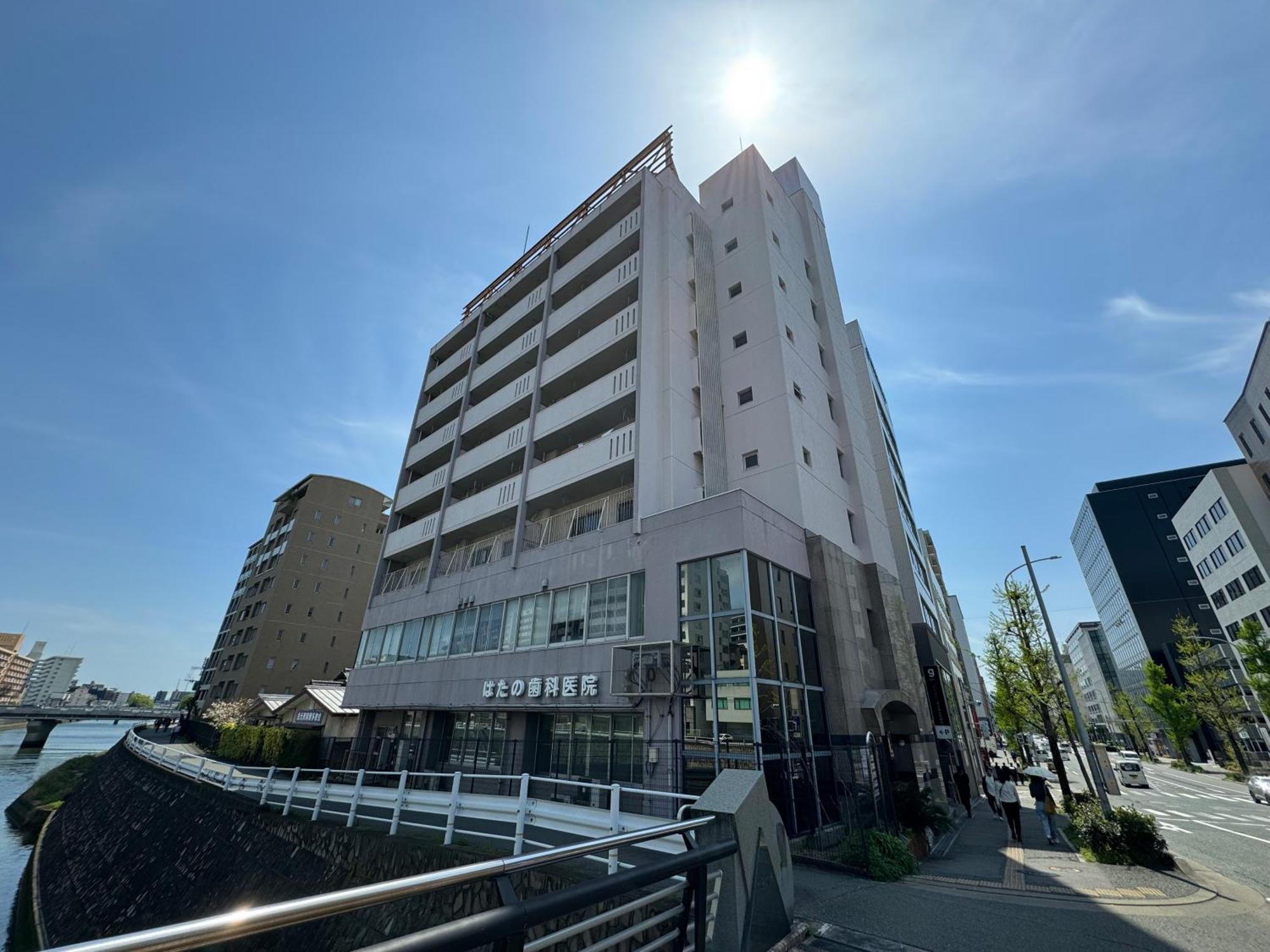 Goom Hakata-higashihie-ekimae * Fukuoka (Fukuoka)